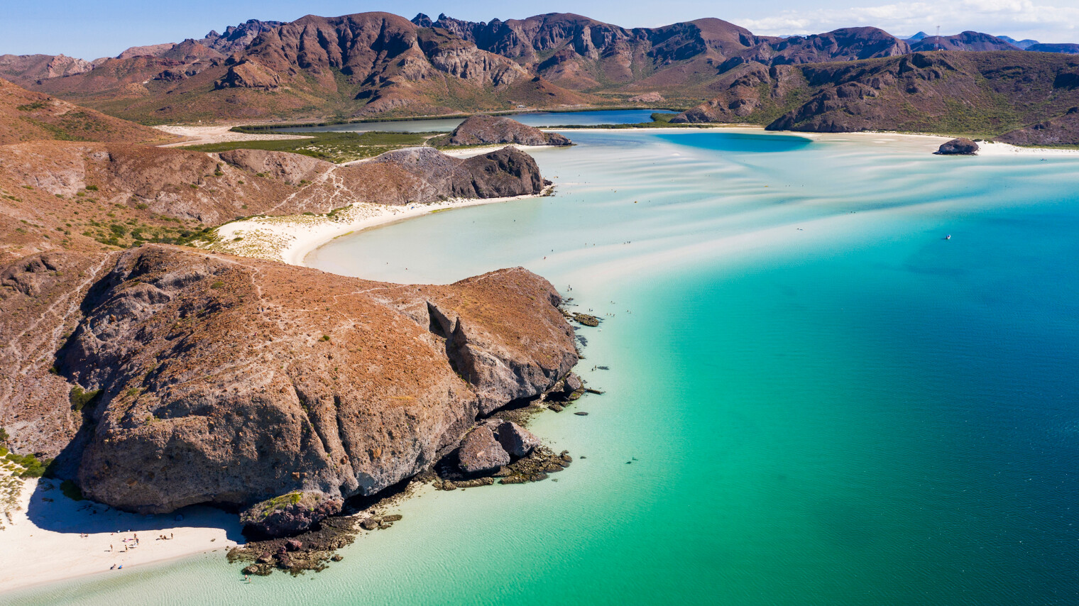 Une vue aérienne sur playa Balandra en Basse Californie au Mexique