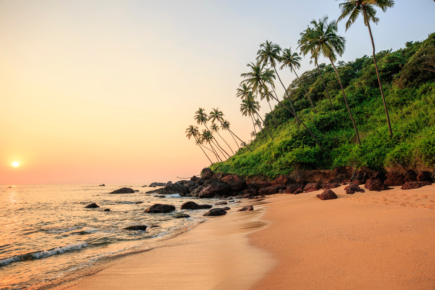 Coucher de soleil sur la plage de Goa en Inde du Sud