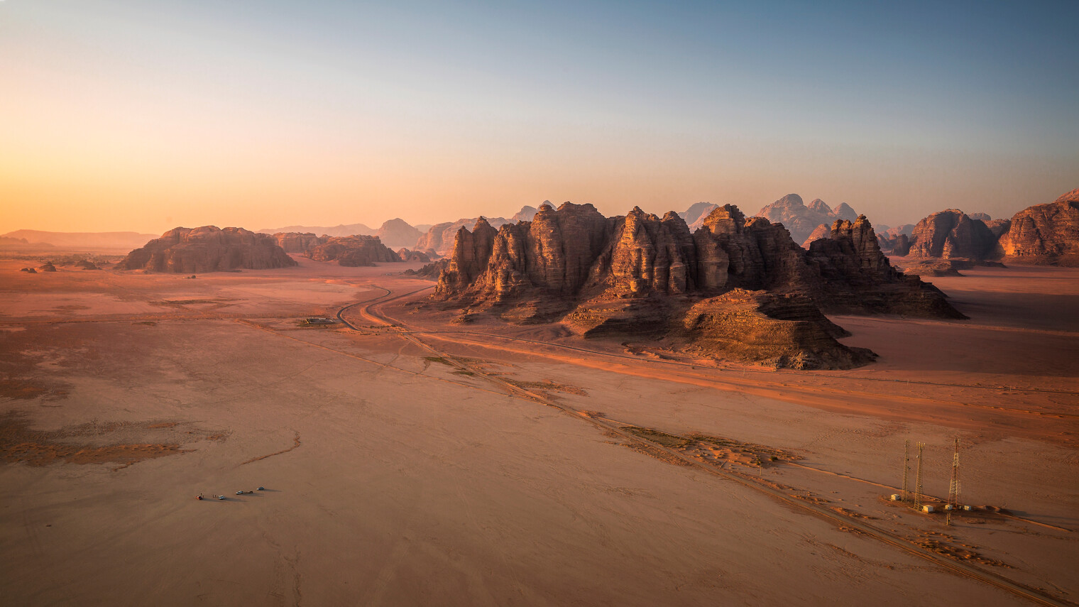 Lever de soleil dans le désert de Wahiba à Oman