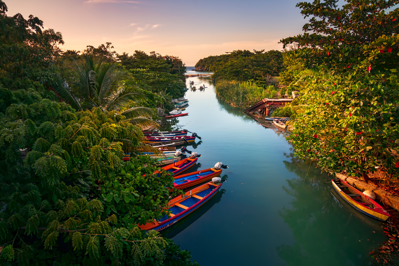 Barques sur un rio en Jamaïque