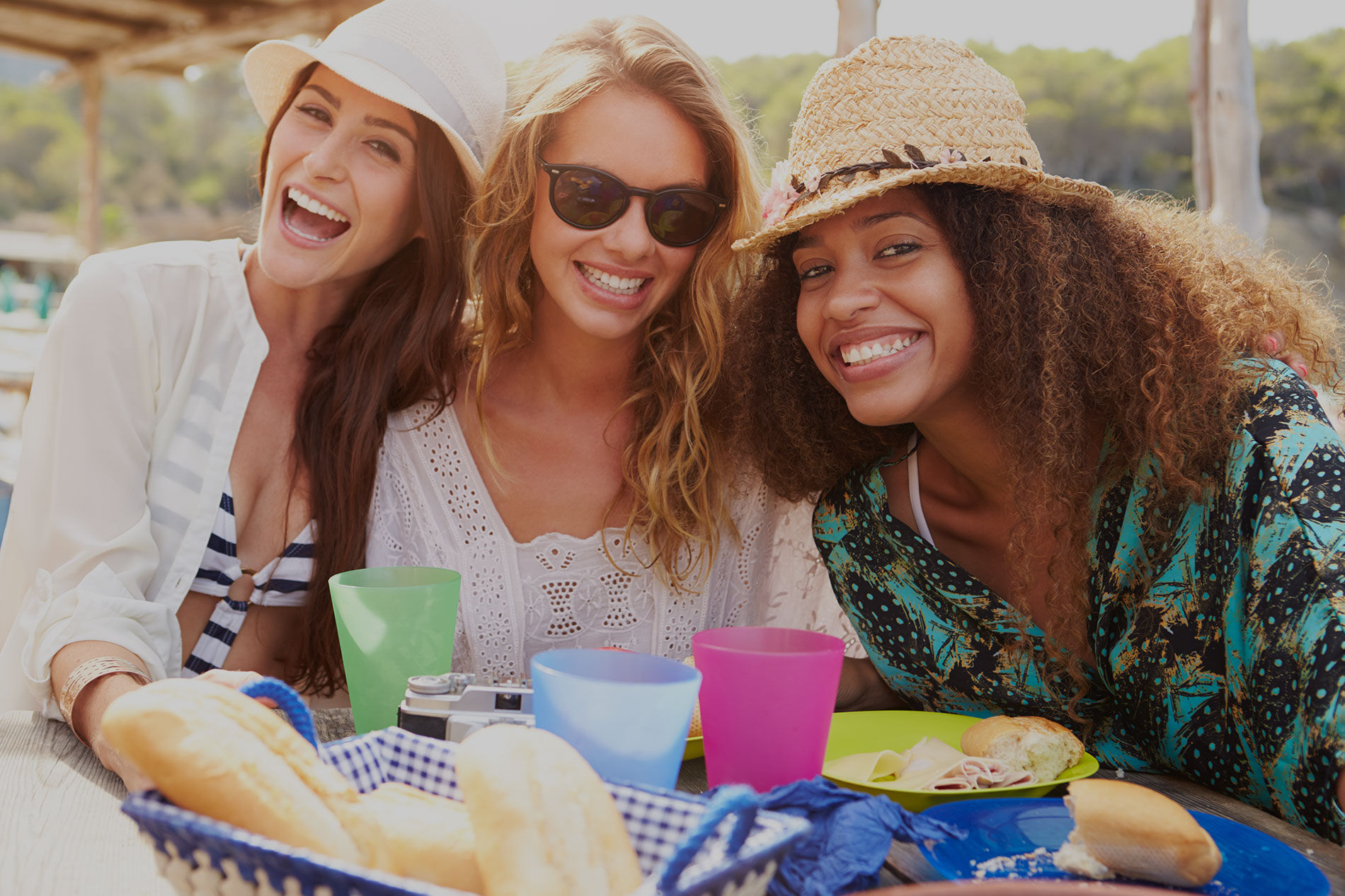 Quels sont les bons plans pour voyager en groupe ?