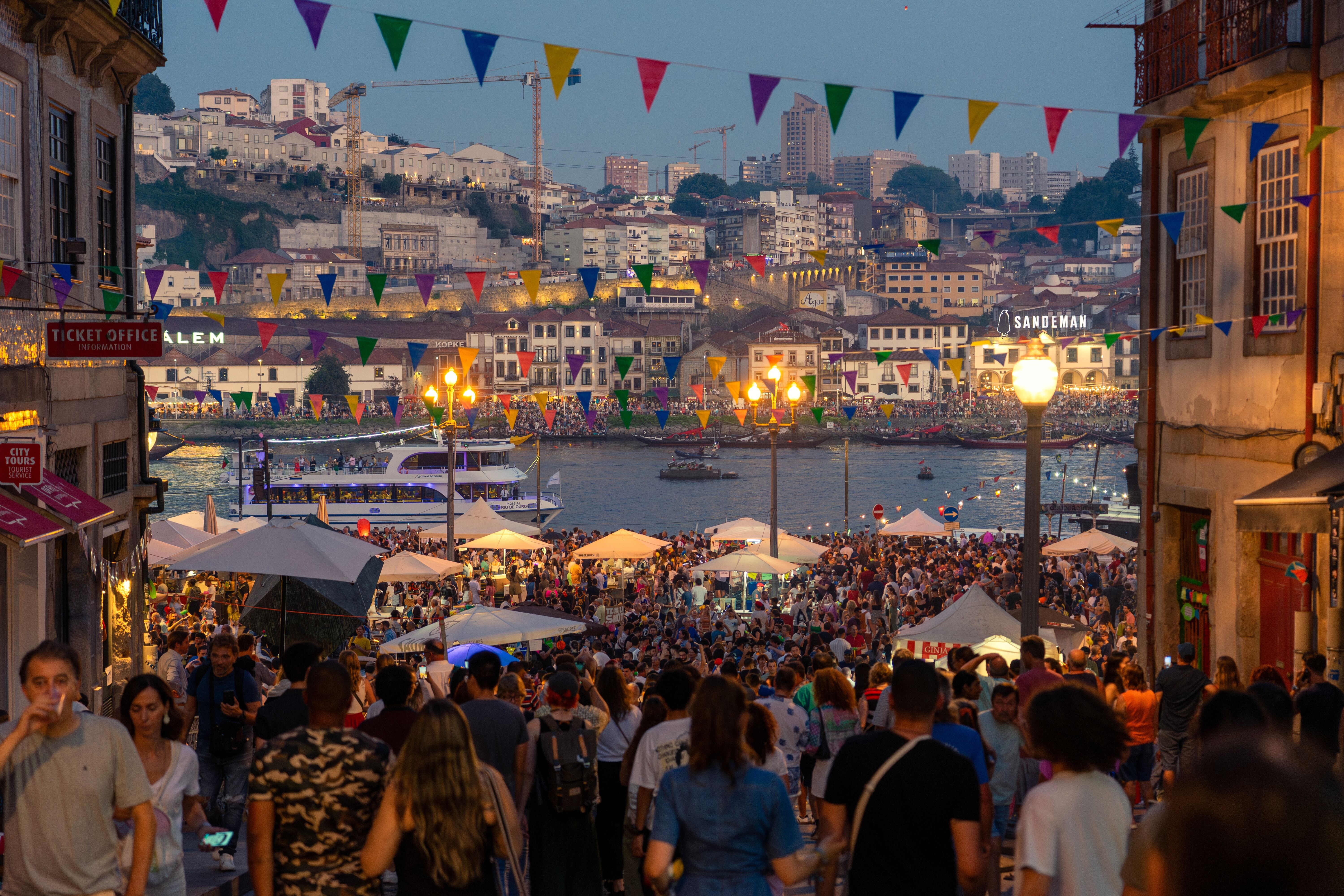 Porto : croisière sur le Douro, dégustation de Porto et fête de la São João 