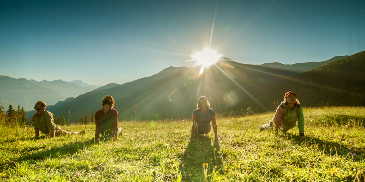 Marche sur le sentier des contemplations et yoga 