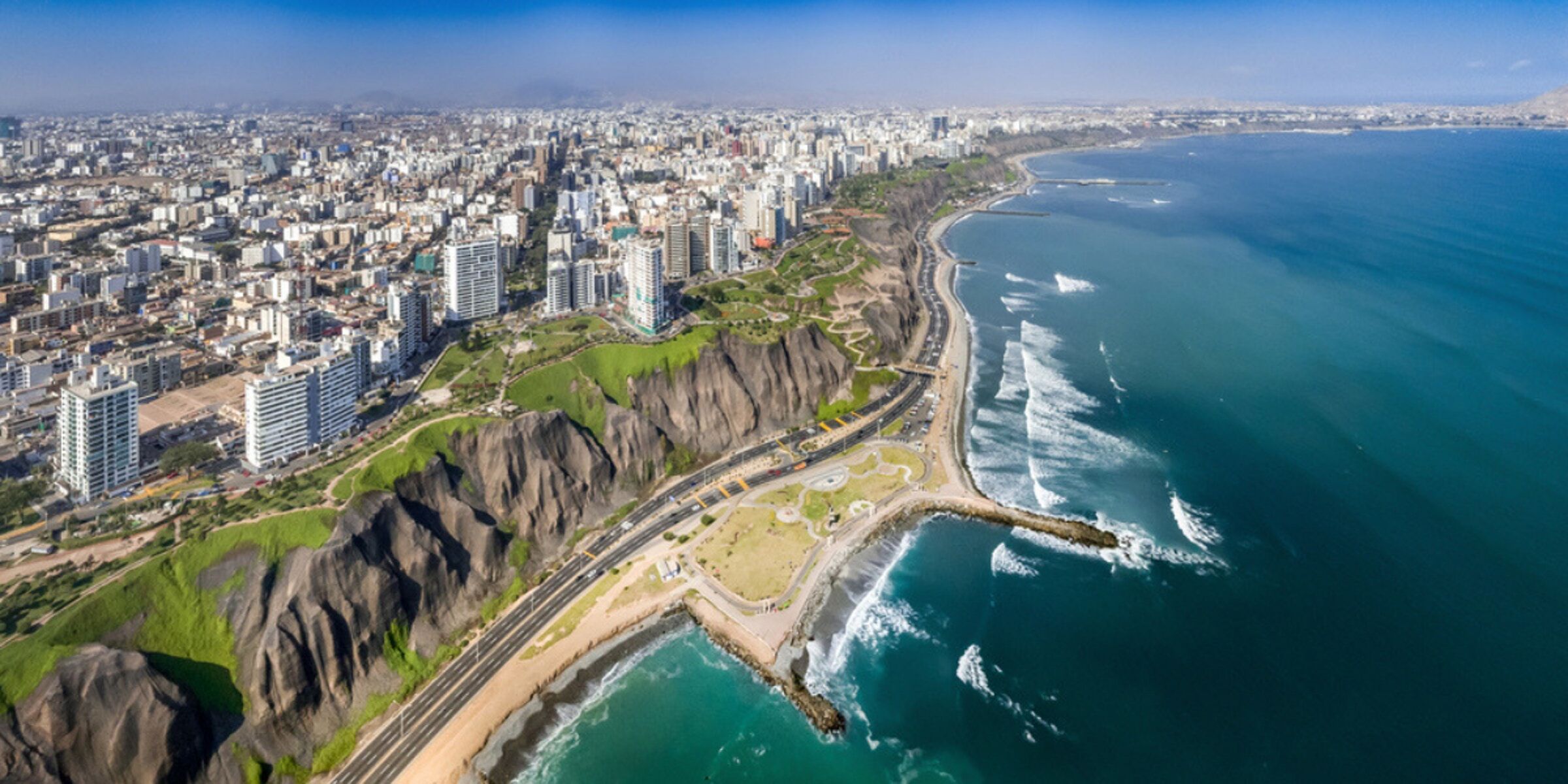 Arrivée à Lima (Attention les vols peuvent partir la veille) 