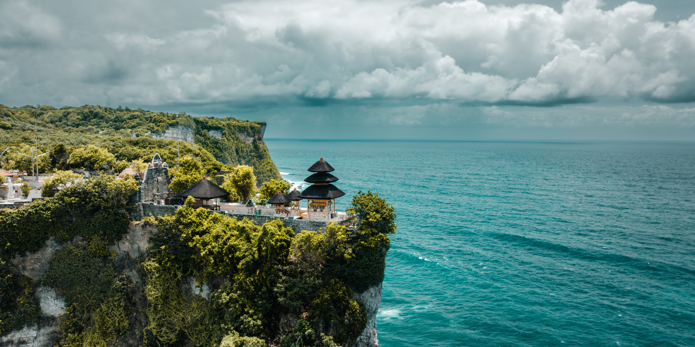 Uluwatu et spectacle traditionnel