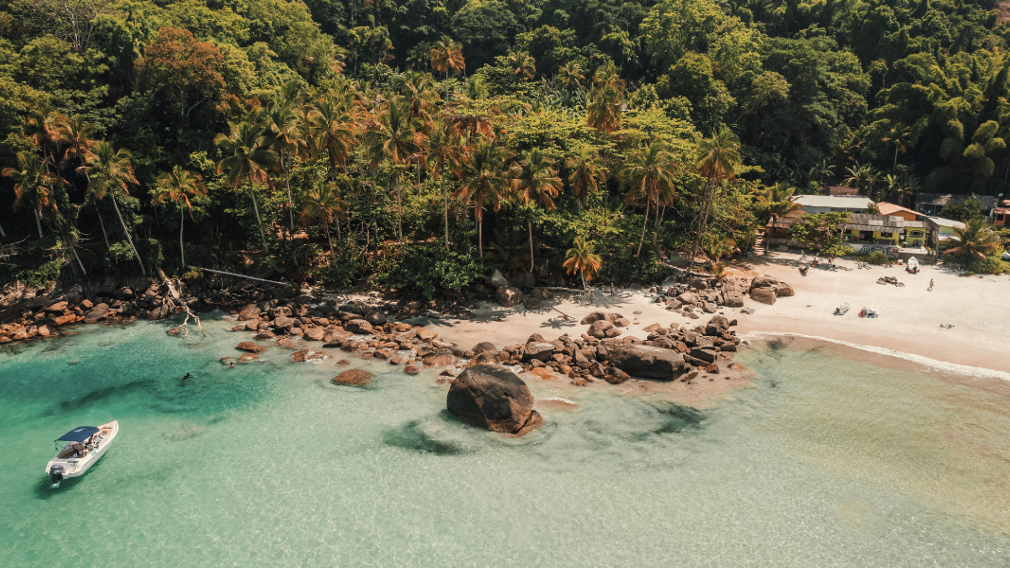 Lagoa Azul, Ilha Grande, Brésil ©Shutterstock