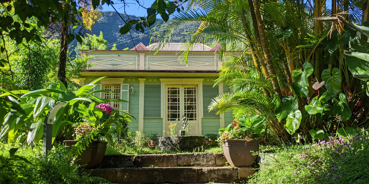 Cases créoles colorées, Cirque de Salazie, Réunion 