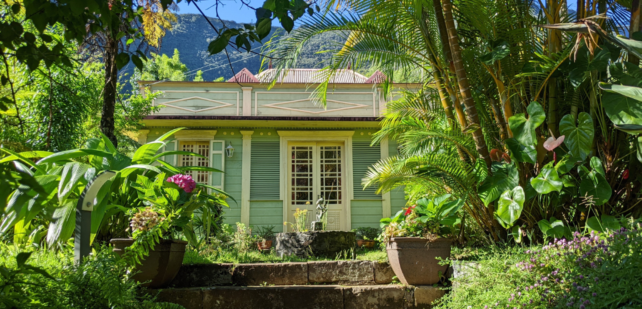 Cases créoles colorées, Cirque de Salazie, Réunion