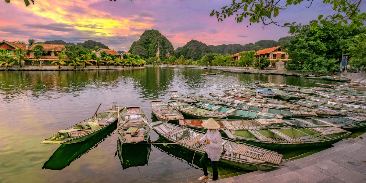 Barques pour les grottes de Tam Coc