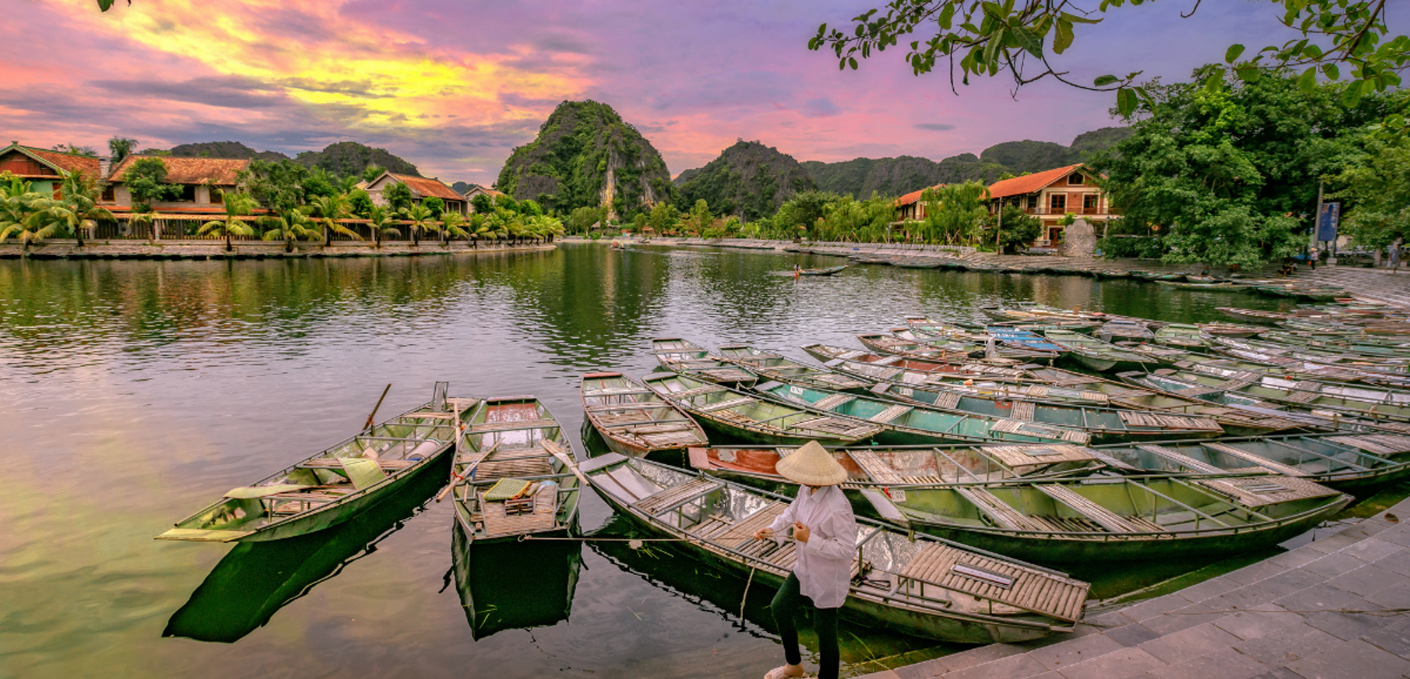 Barques pour les grottes de Tam Coc