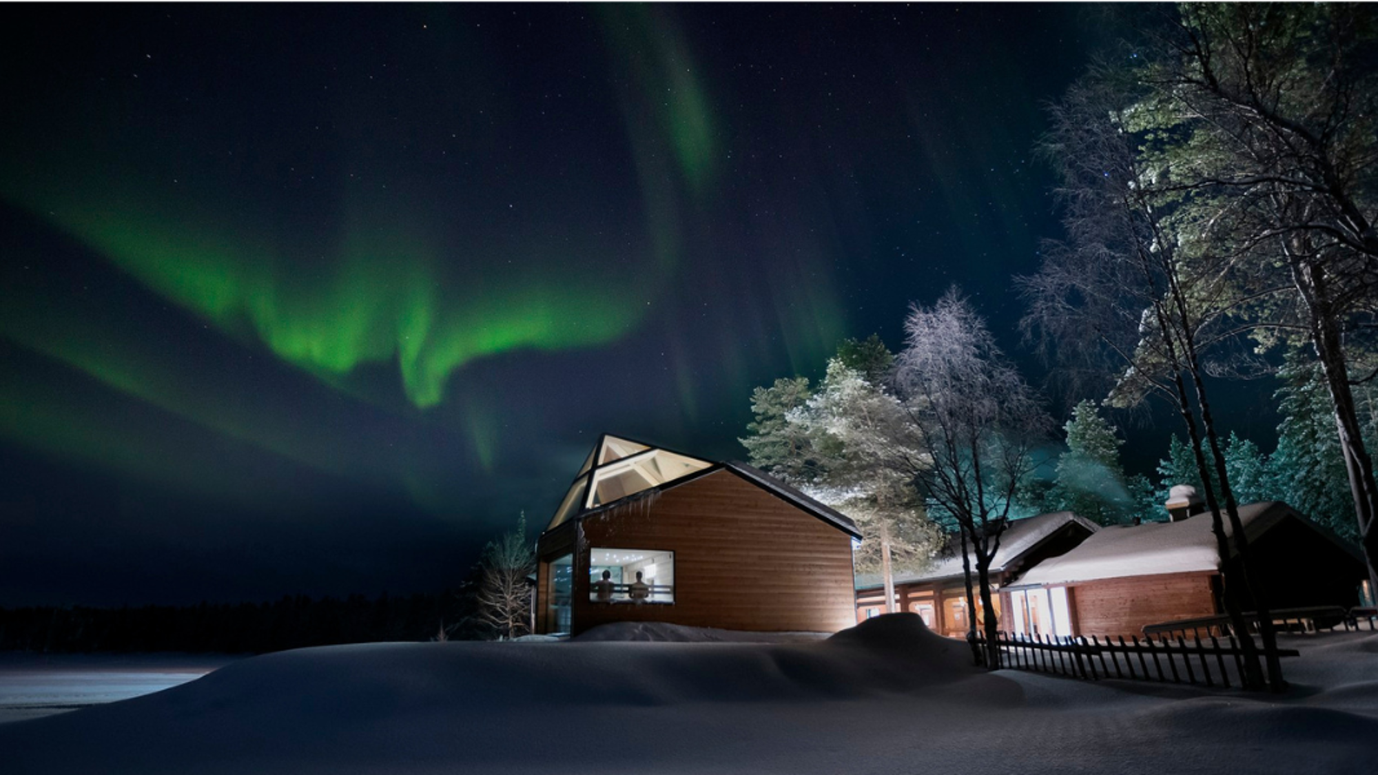 Sans oublier de guetter les aurores boréales !