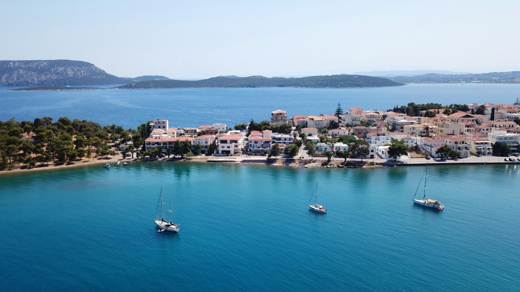 Puis rejoignez la presqu'île d'Ermioni, dans le Péloponnèse