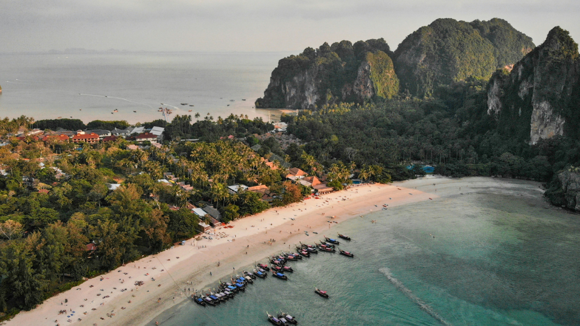 Krabi, Thaïlande ©Rachael Annabelle / Unsplash