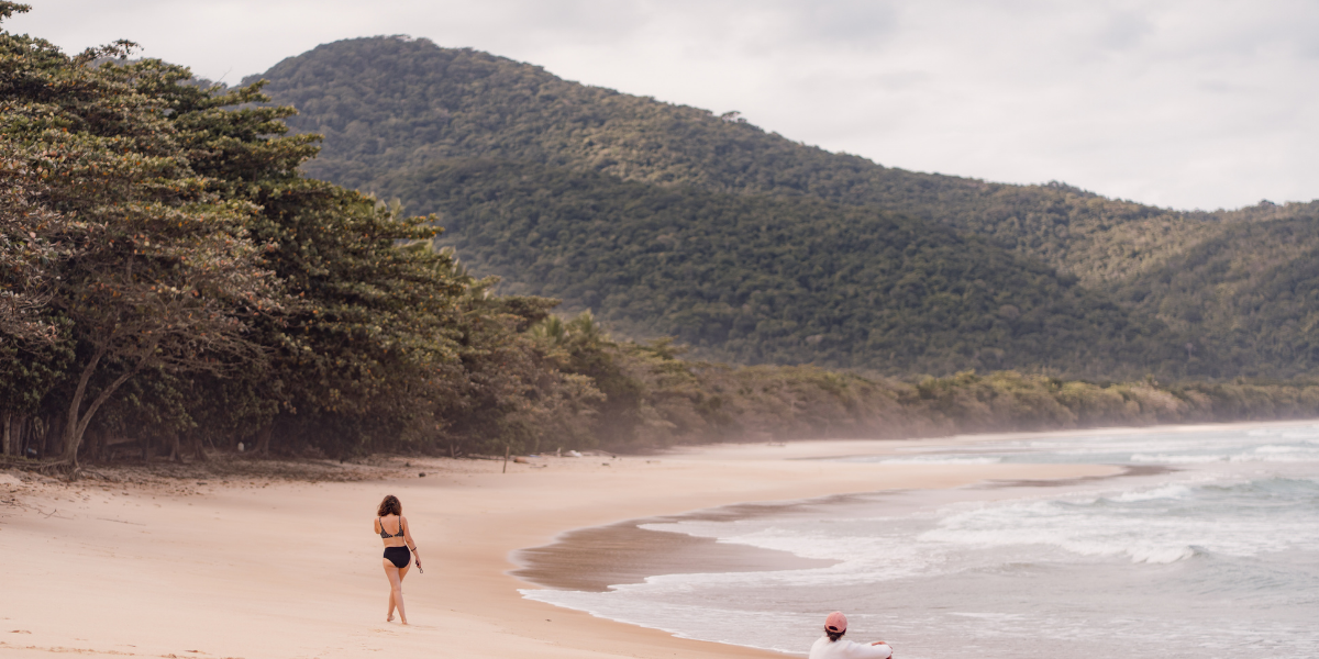 Praia Lopez Mendes, lha Grande, Brésil ©Emily Maggio