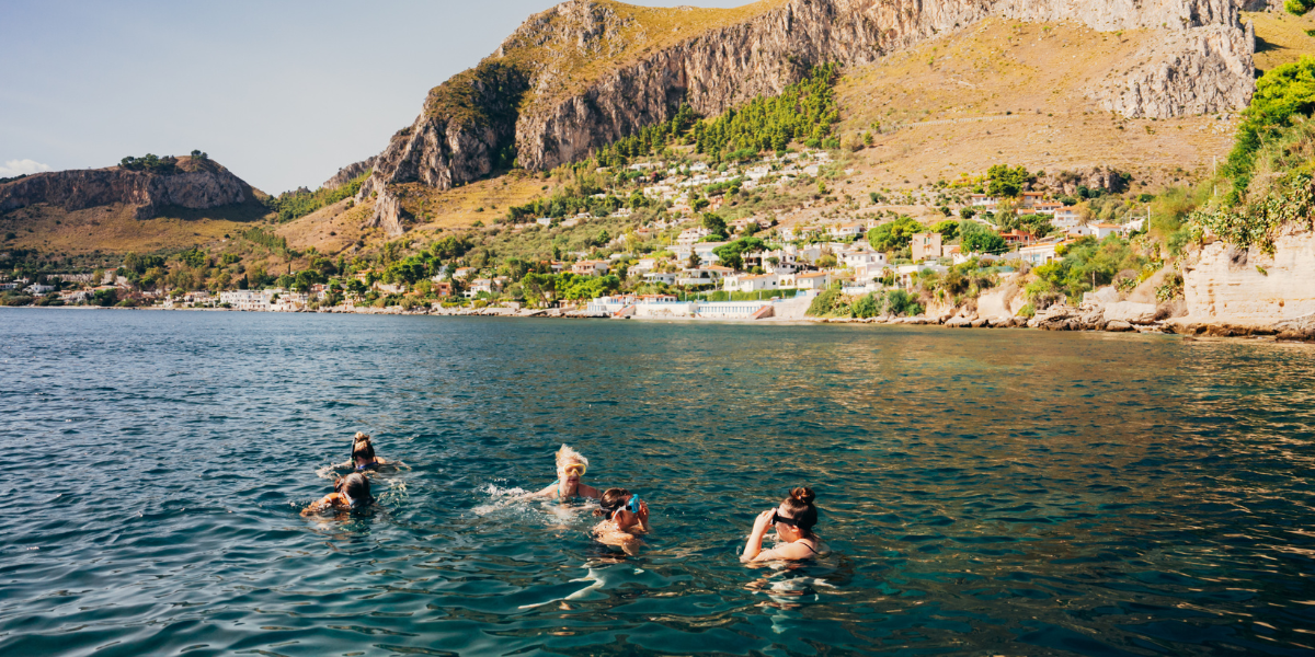 Une pause nage et snorkeling lors de votre croisière en zodiac, jour 3