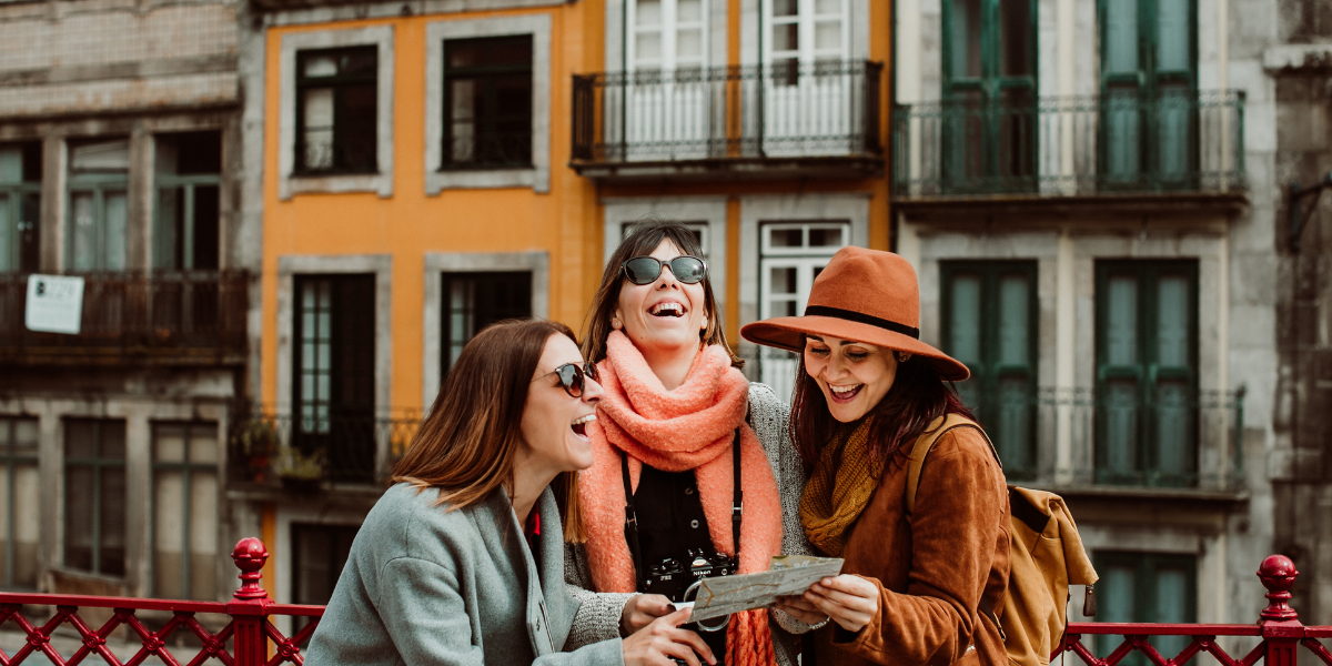 La découverte de la ville entre femmes  