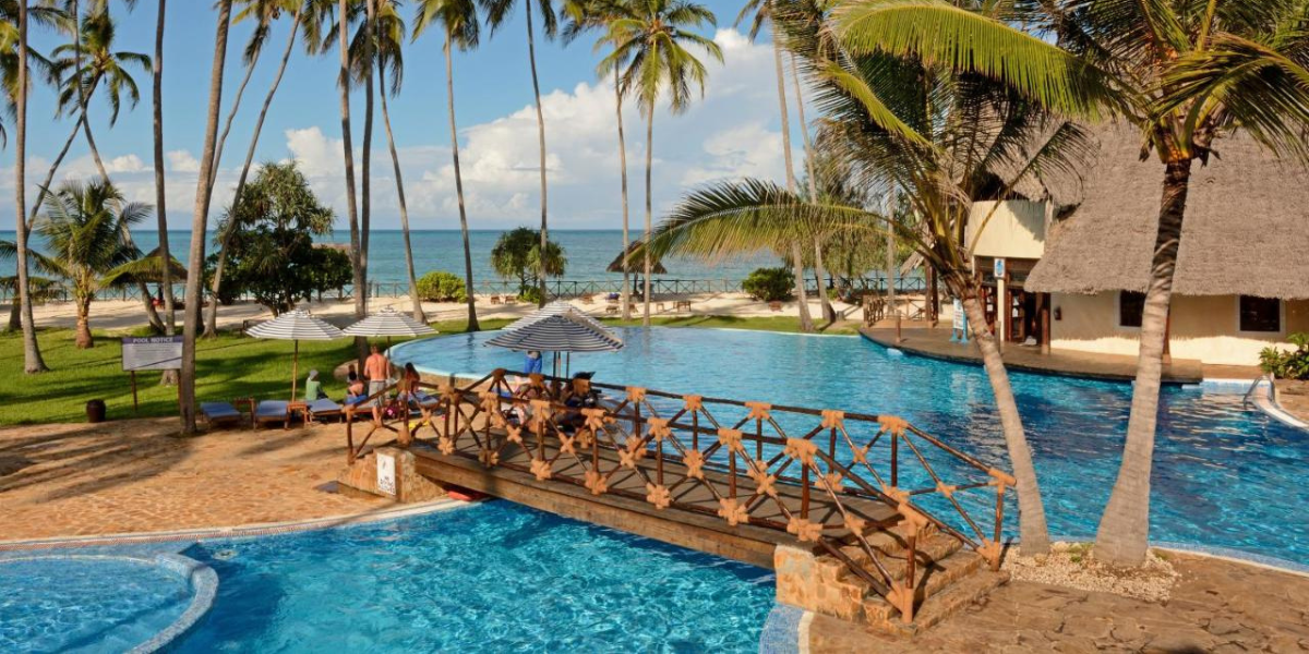 Farniente entre Copines au bord de la piscine...