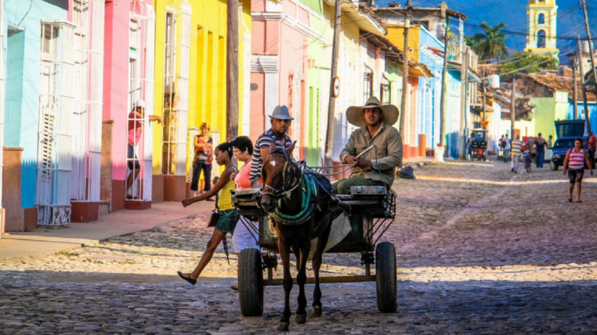 Et perdez-vous dans ses ruelles pavées