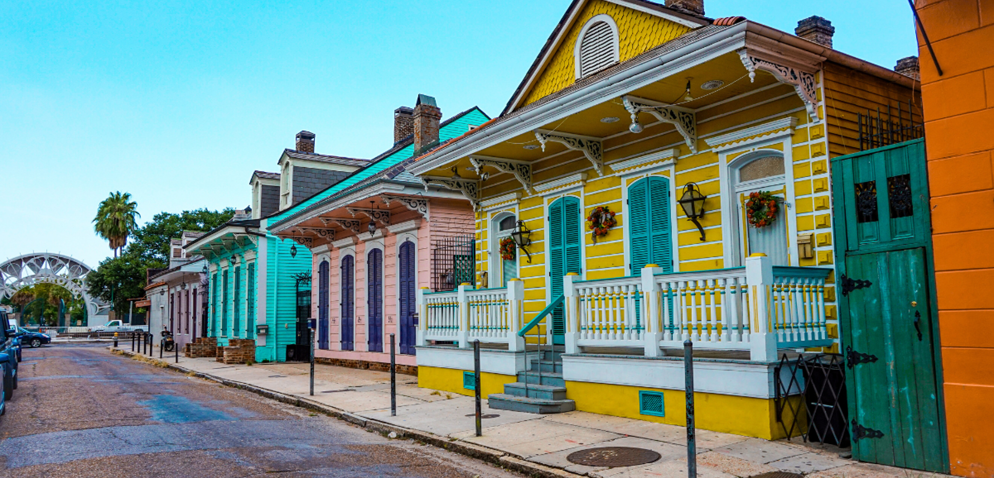 Découvrez son quartier français et ses jardins