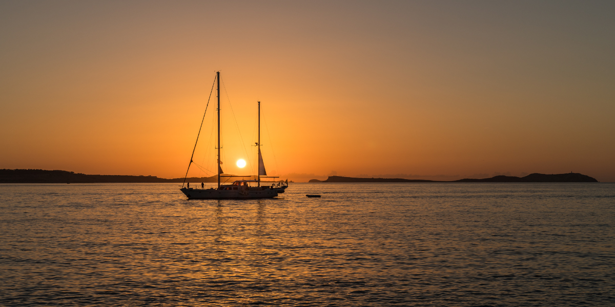 Croisière au coucher de soleil, Ibiza, Espagne (photo non contractuelle) 