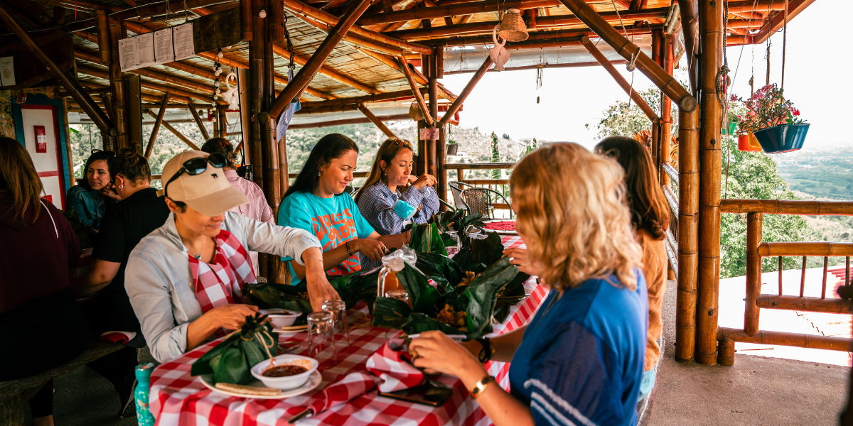 Un repas partagé au coeur de la plantation - J3