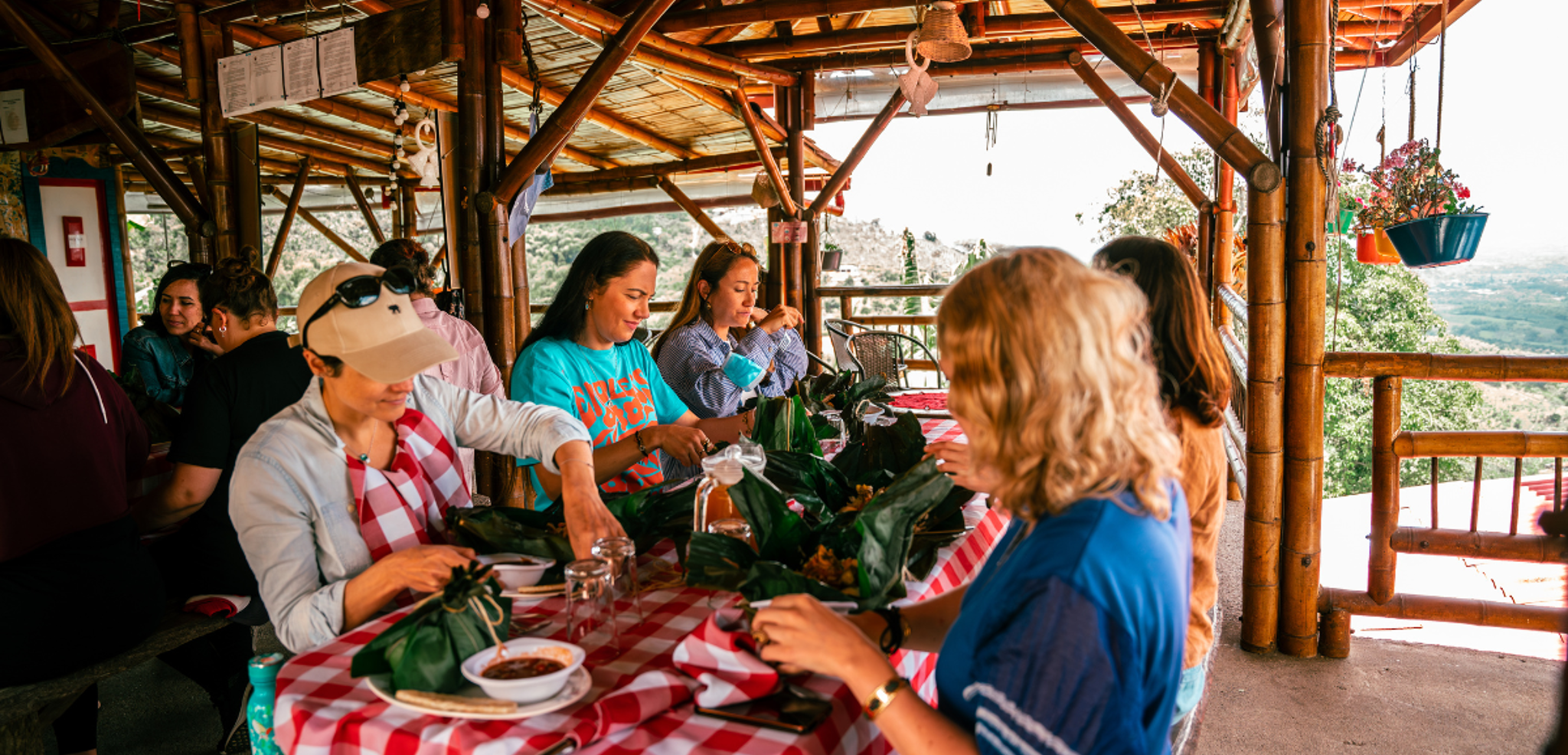 Un repas partagé au coeur de la plantation - J3
