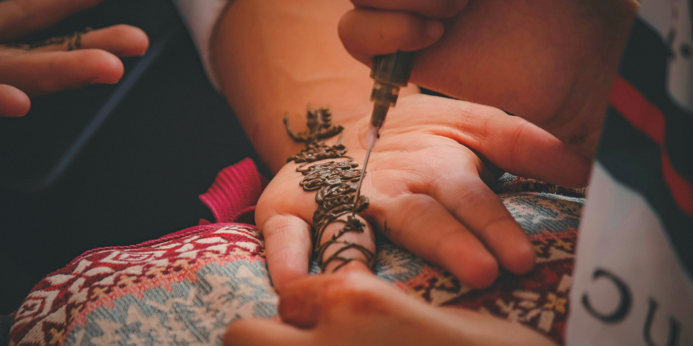Atelier Henné ©Adil Elouardii / Unsplash 