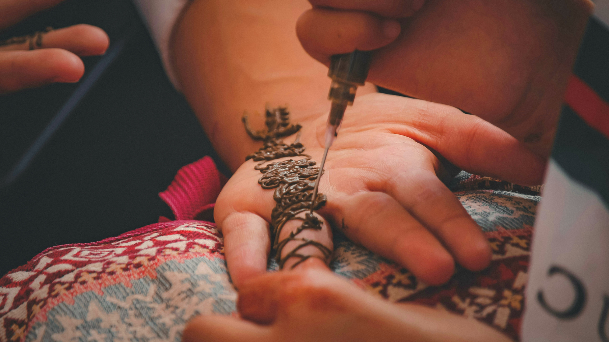 Atelier Henné ©Adil Elouardii / Unsplash