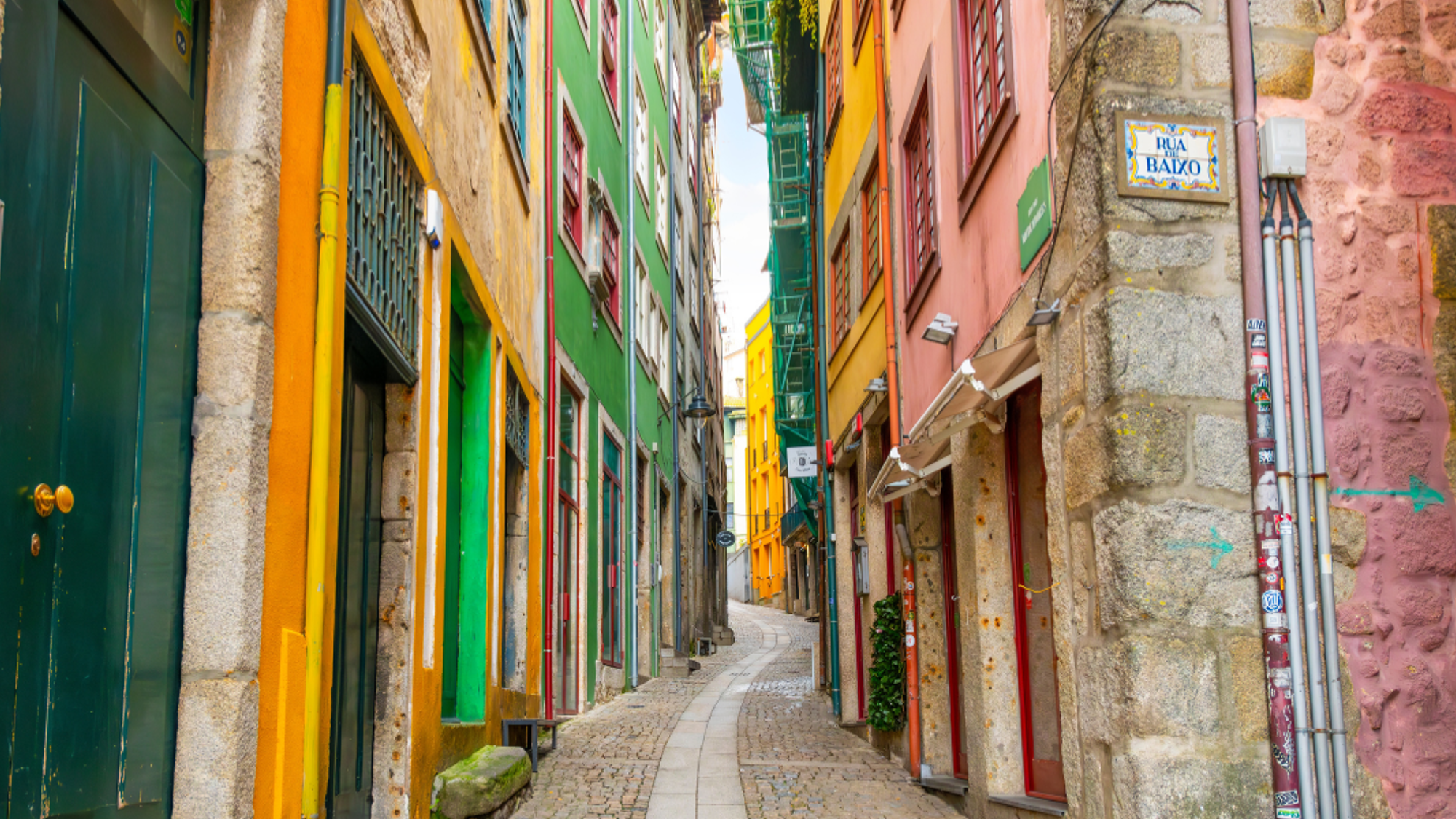 Une visite guidée à travers les ruelles colorées de la ville