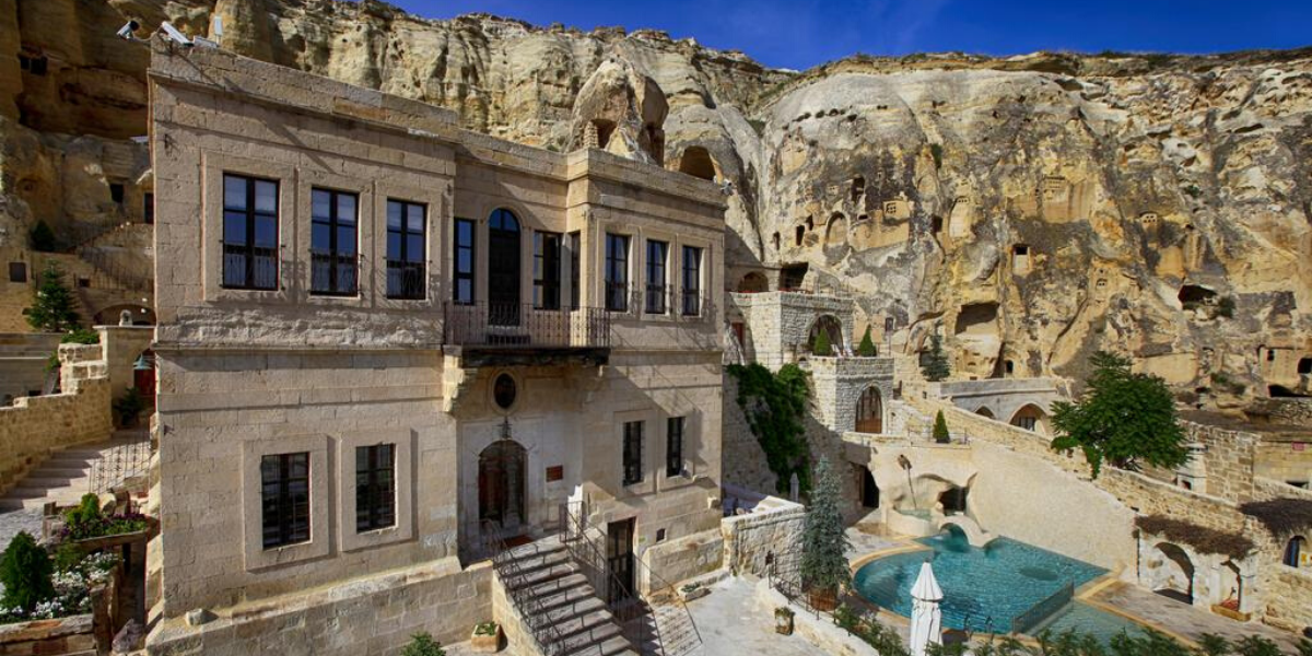 Vivez l'expérience de l'hébergement troglodyte : le Ynuak Evleri (selon date de départ) 