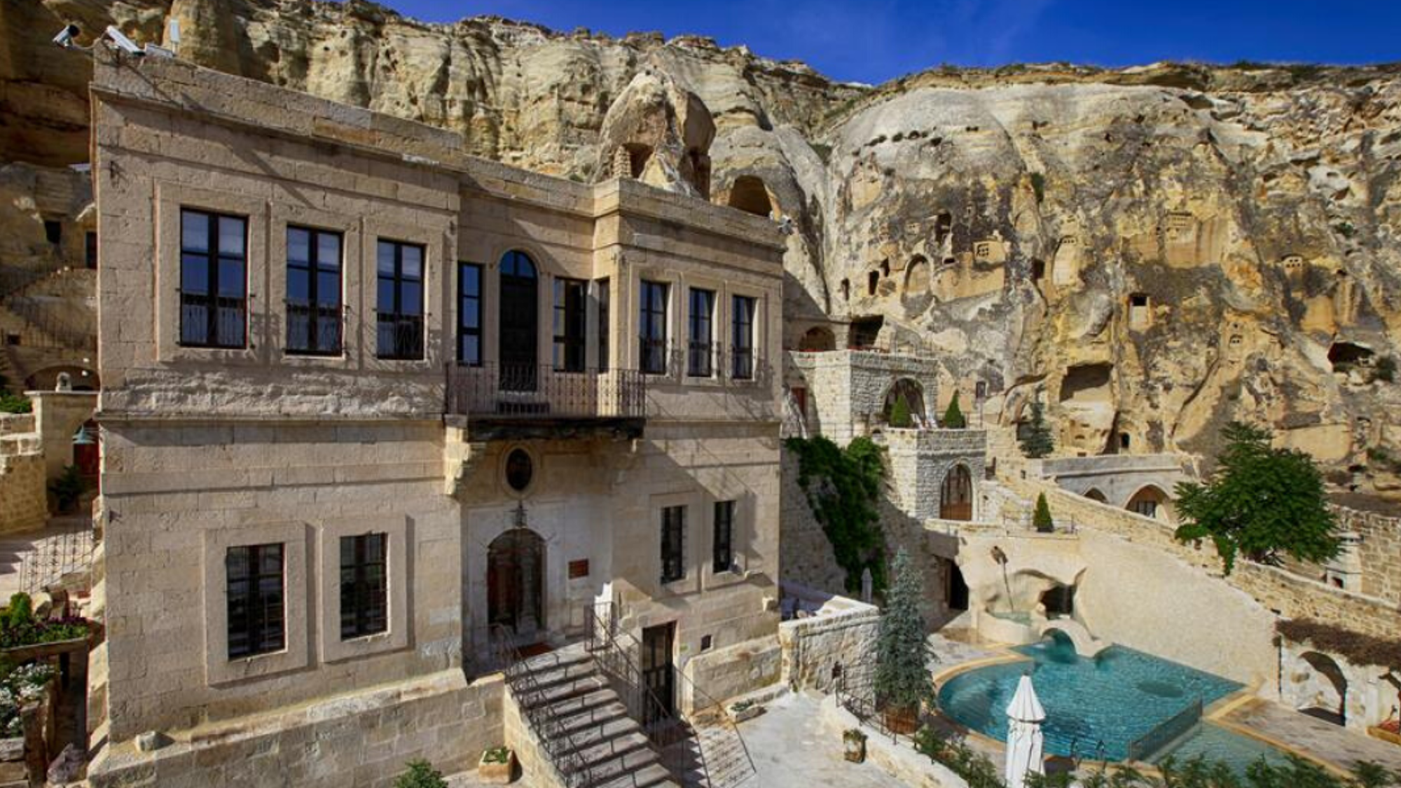 Vivez l'expérience de l'hébergement troglodyte : le Ynuak Evleri (selon date de départ)