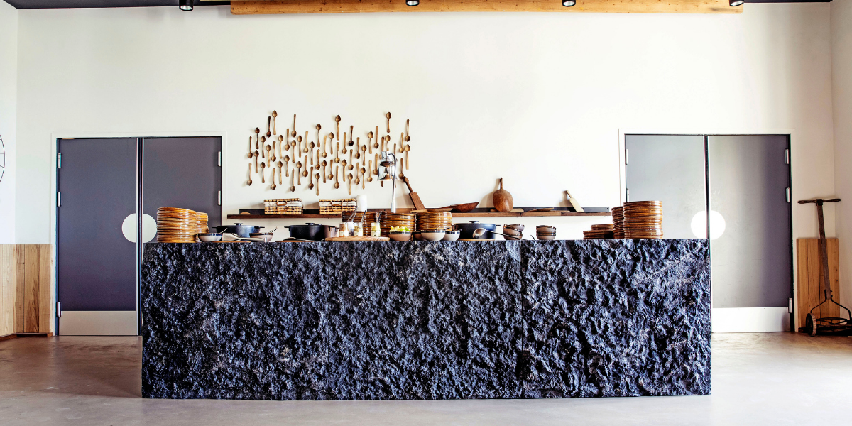 Debout les filles, venez régaler vos papilles au buffet