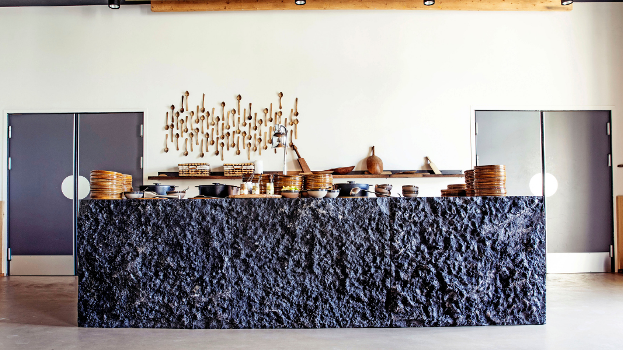 Debout les filles, venez régaler vos papilles au buffet