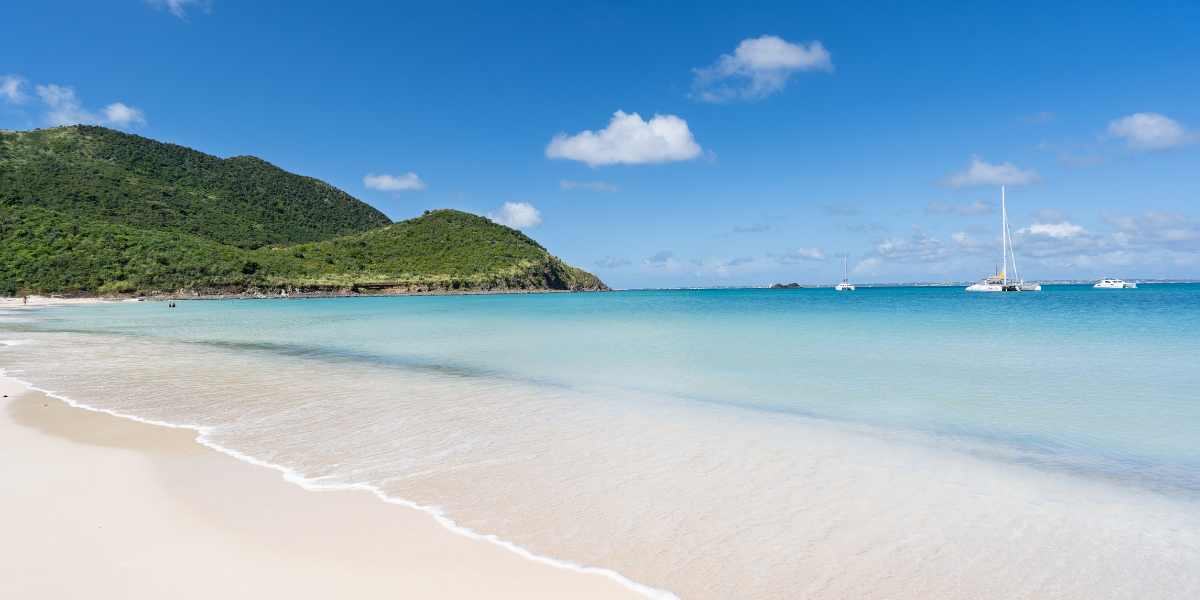 Anse Marcel aux eaux cristallines