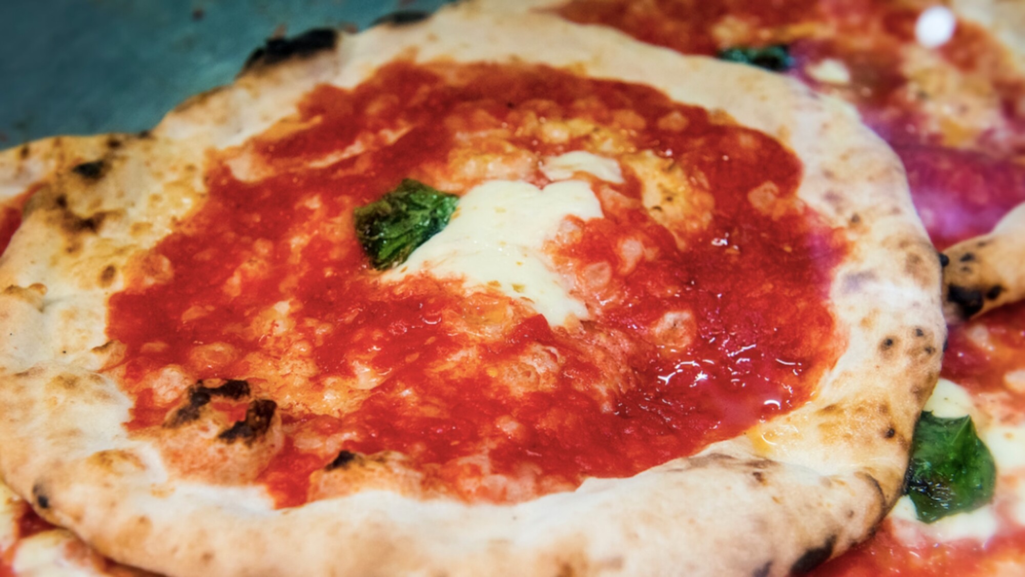 Percez les secrets de la fameuse pizza napolitaine !