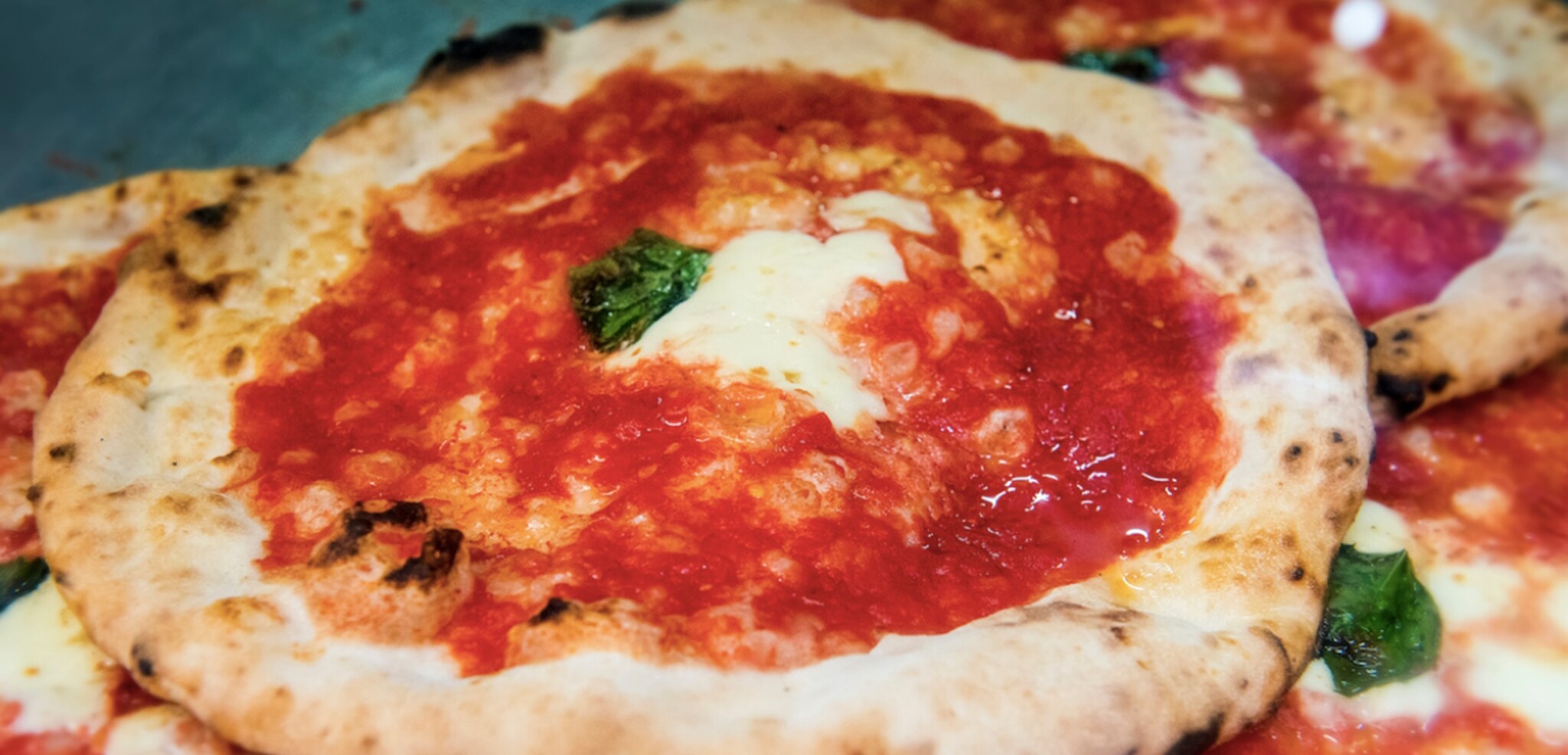 Percez les secrets de la fameuse pizza napolitaine !