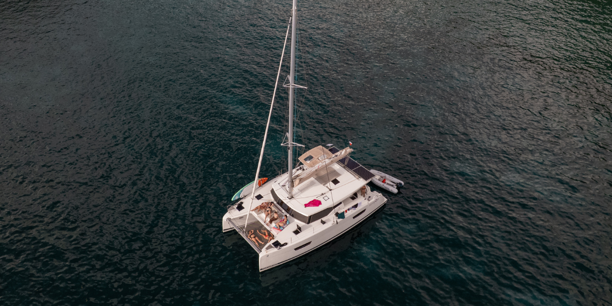 Votre bateau pour la semaine, un catamaran Astréa 42