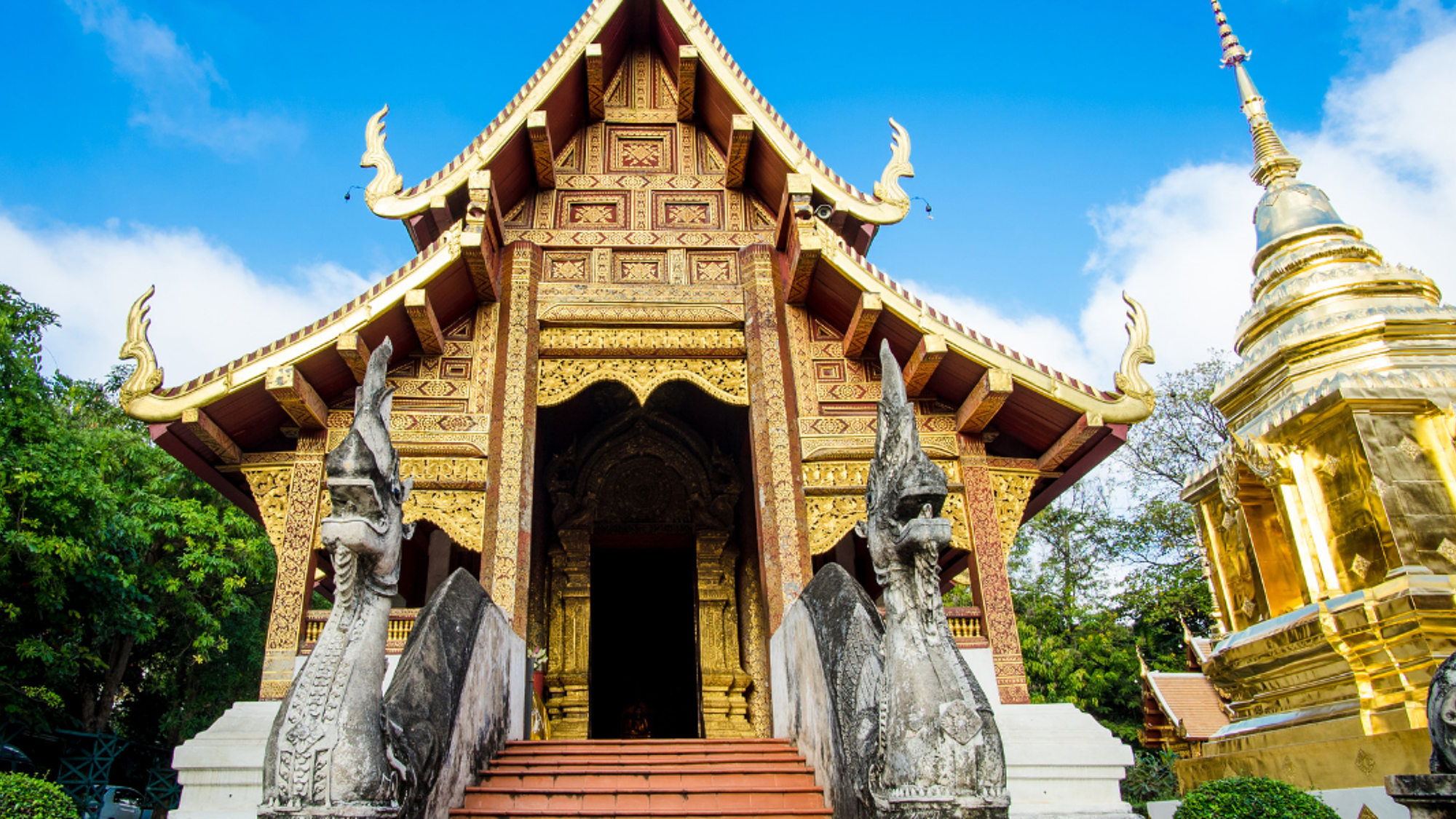 Visitez ses temples emblématiques...