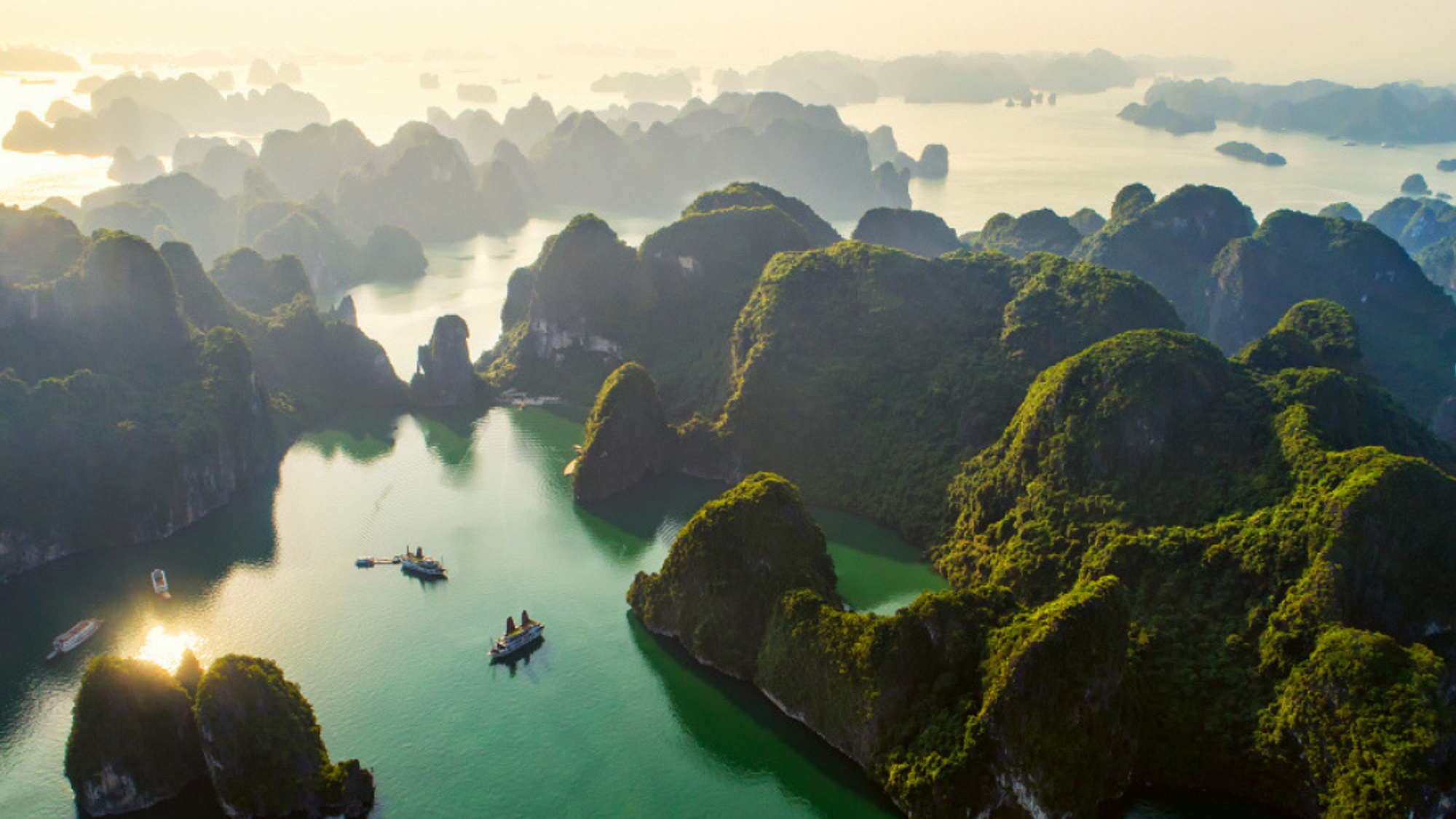 Partez à la découverte de la célèbre baie d'Ha Long (Bai Tu Long)