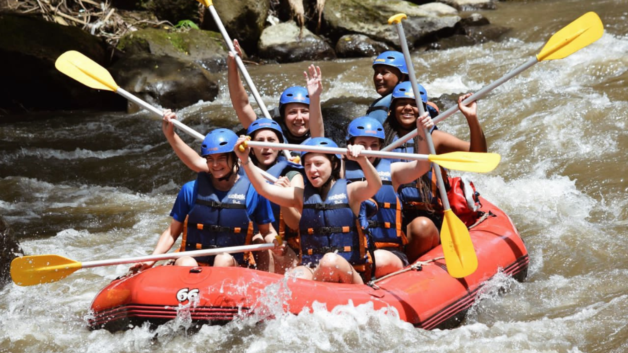 Faites le plein de sensations fortes en rafting !