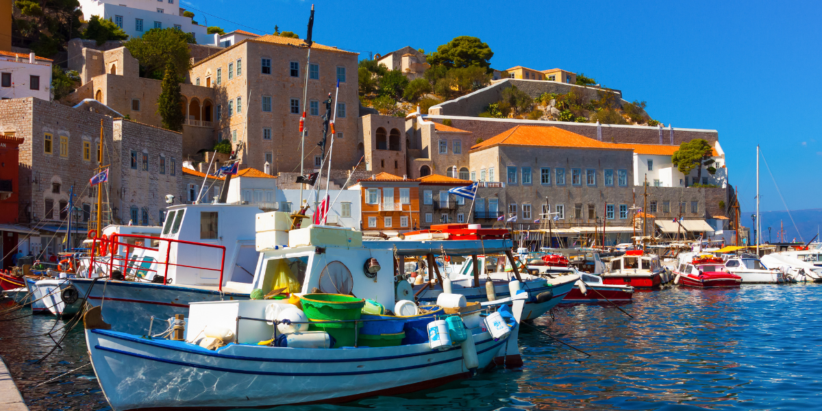Le port d'Hydra et ses bateaux de pêcheurs
