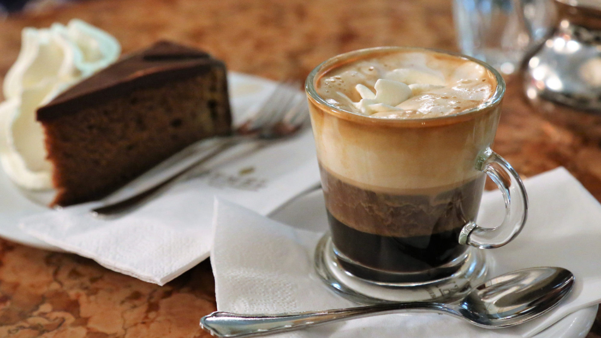 Et ne partez pas sans avoir dégusté un bon café viennois !