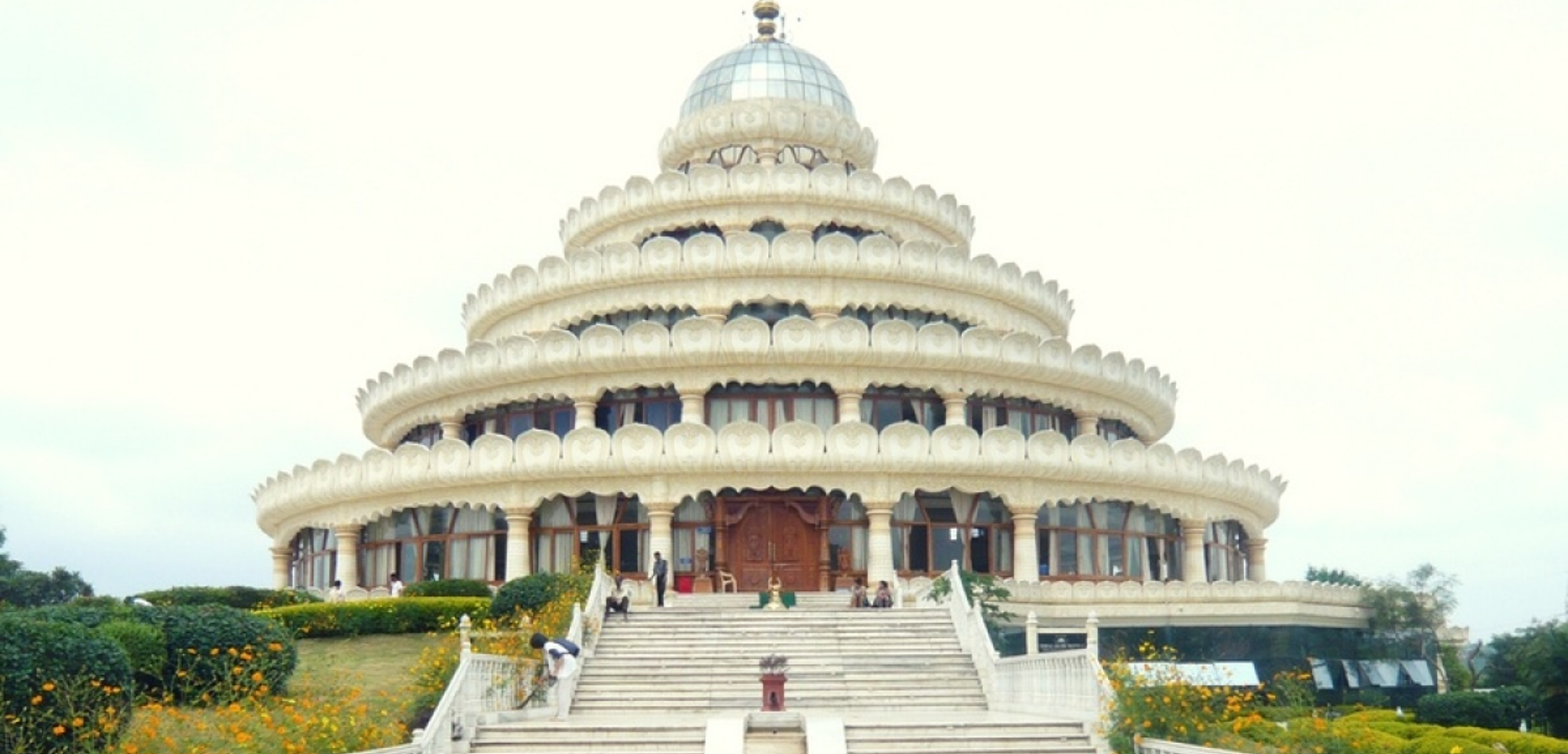 Initiez vous à la spiritualité indienne Ashram l'Art de Vivre, Bangalore
