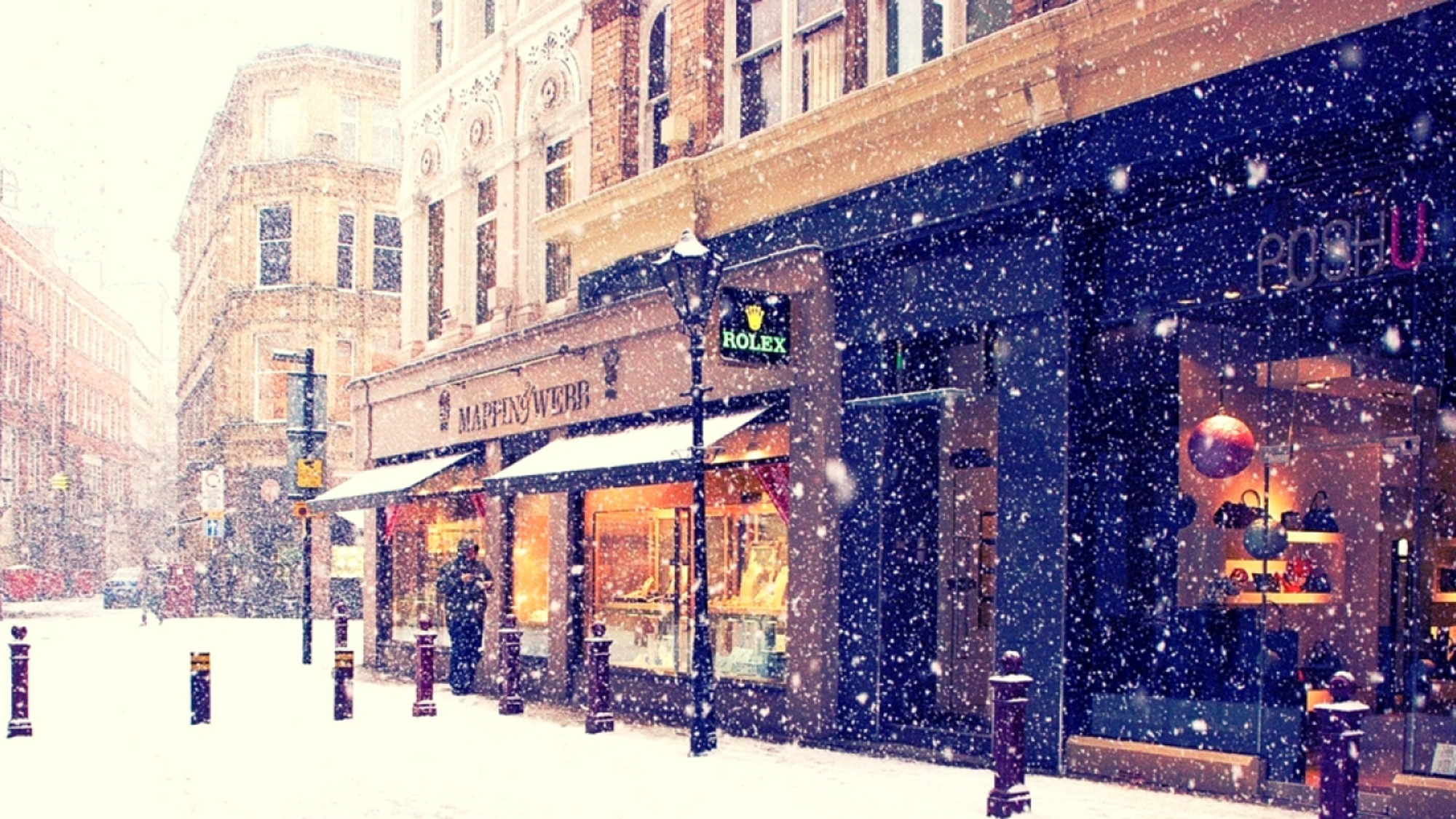 Arpentez les ruelles enneigées