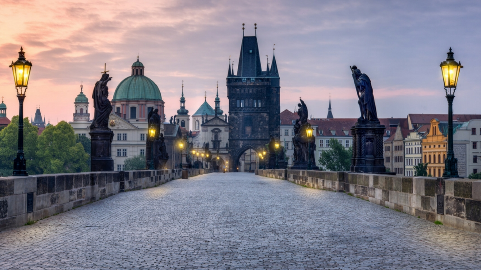 Profitez d'une visite guidée en français à travers la ville