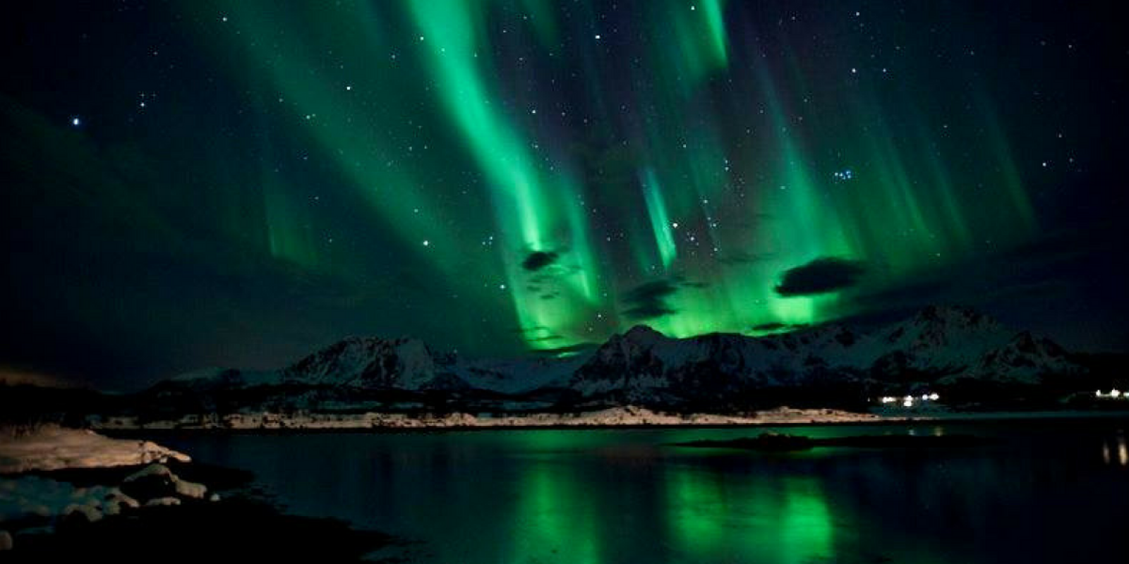 La danse majestueuse des aurores boréales (@Ian Robins)