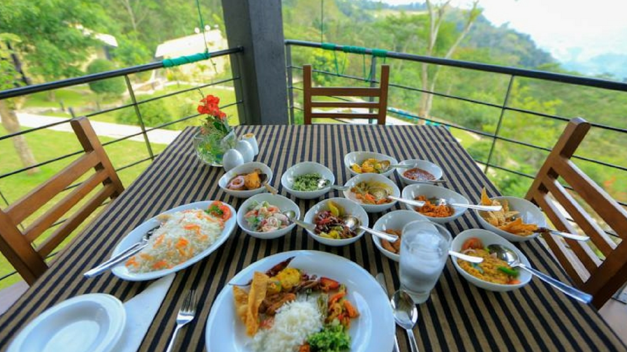 Le plat typique aux 10 mets
