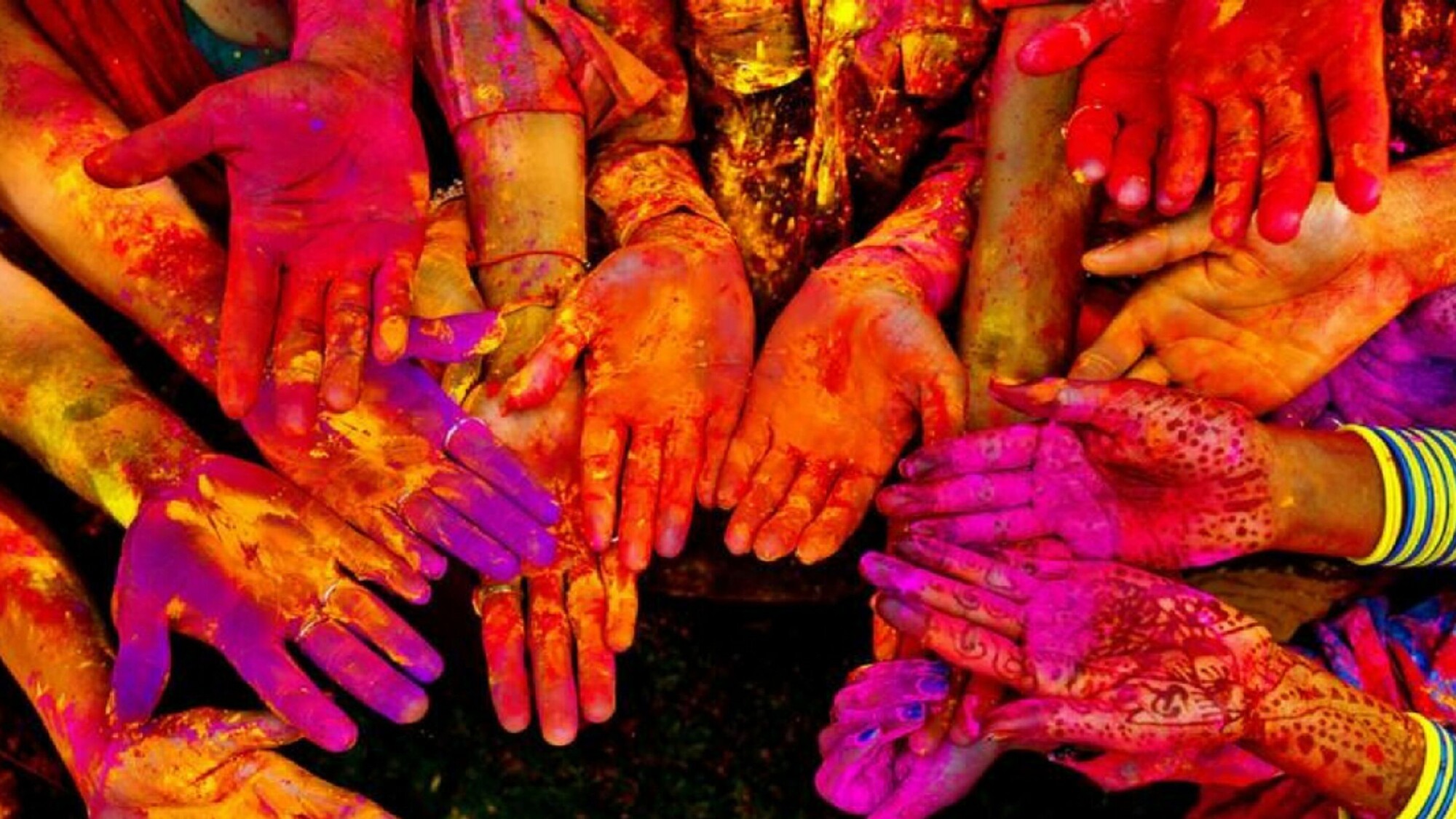Selon les dates, vivez l'expérience d'Holi, fête des couleurs !