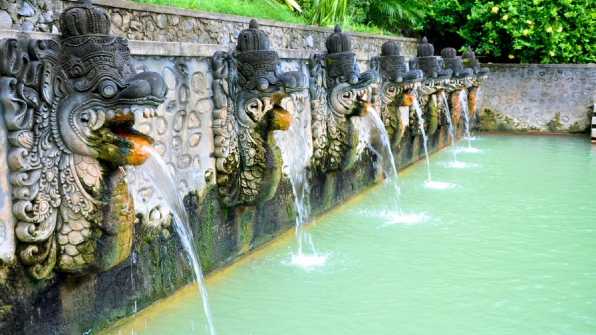 Les sources d'eau chaude de Banjar