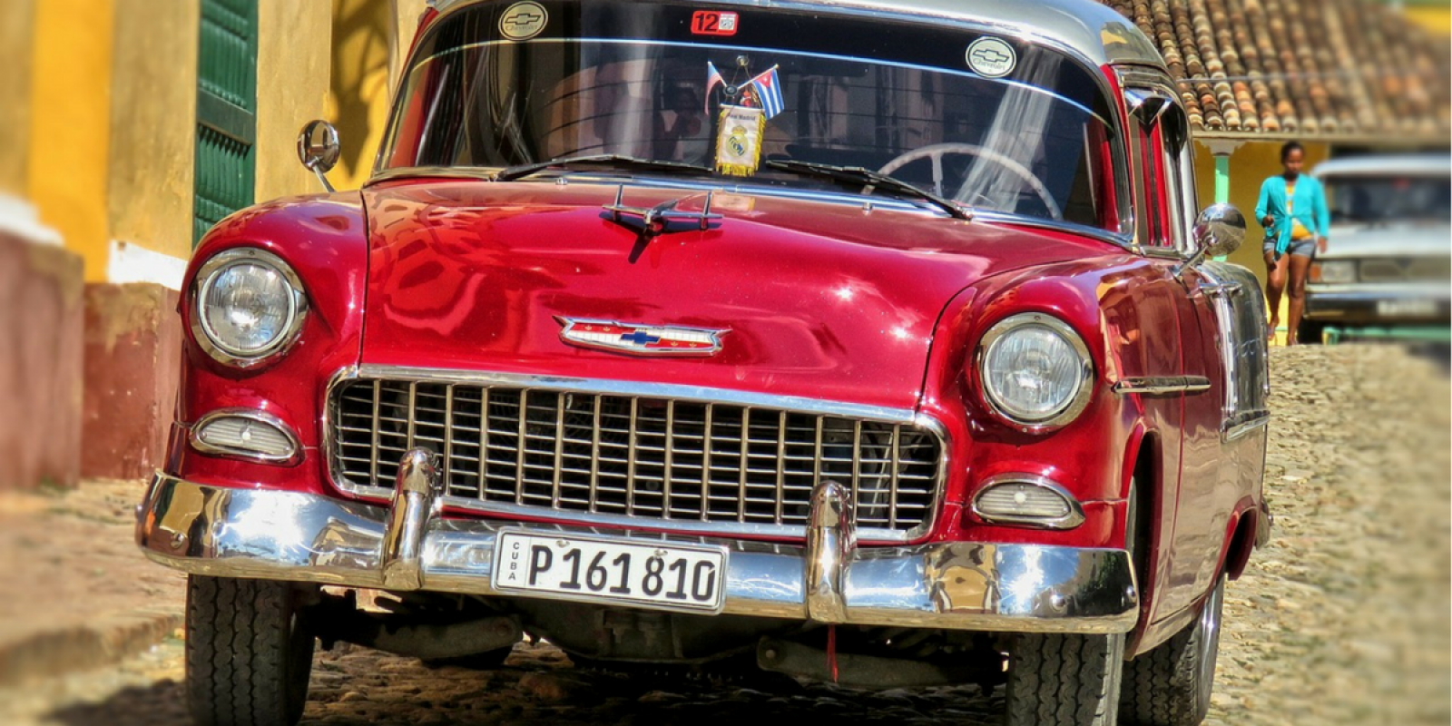 Prenez place dans une vieille voiture américaine pour un mini road-trip